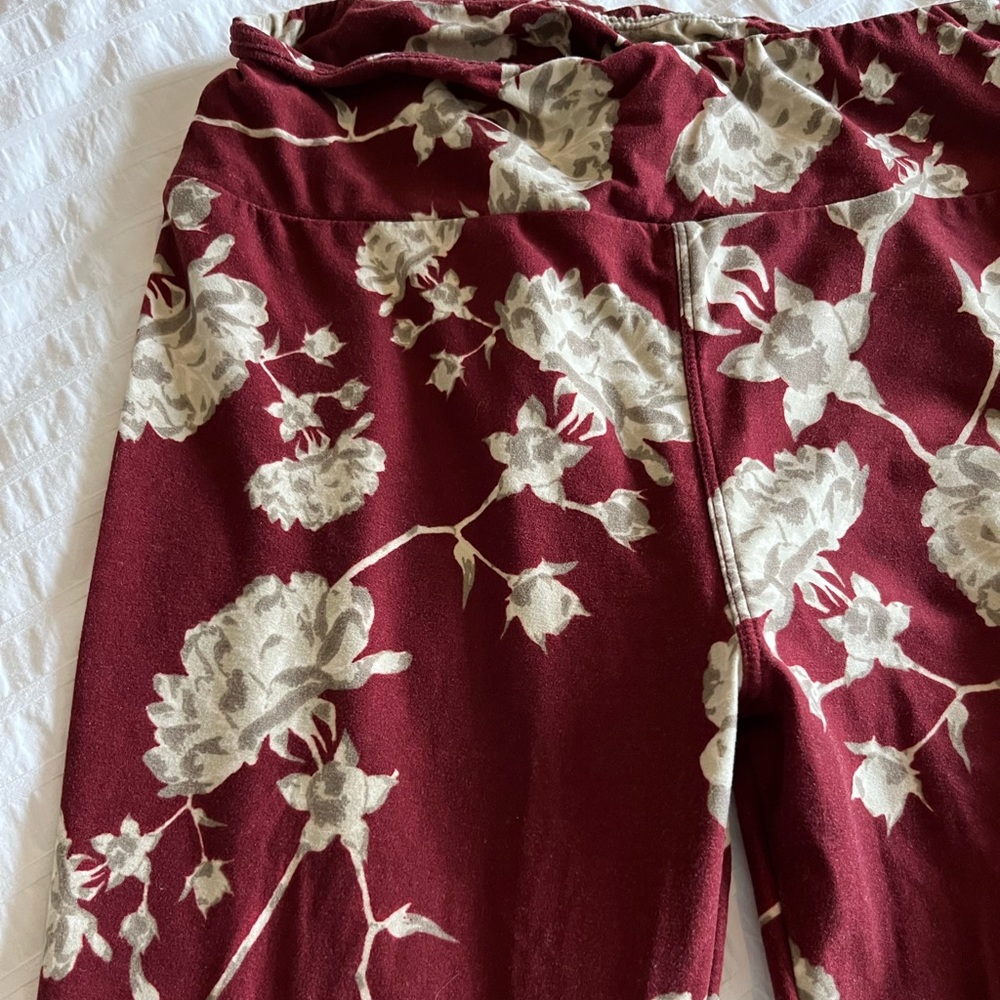 LuLaRoe Buttery Soft Maroon Flower Leggings